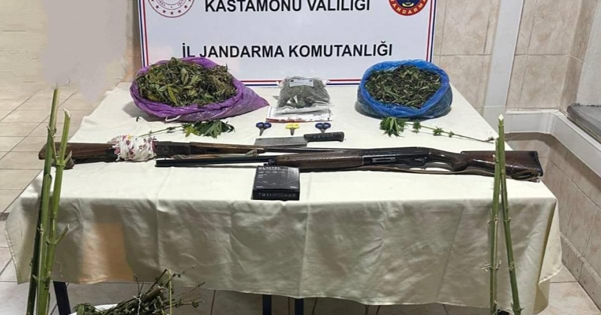 kastamonuda uyusturucu operasyonu 15 kilo esrar ele gecirildi WXHxPfBc.jpg