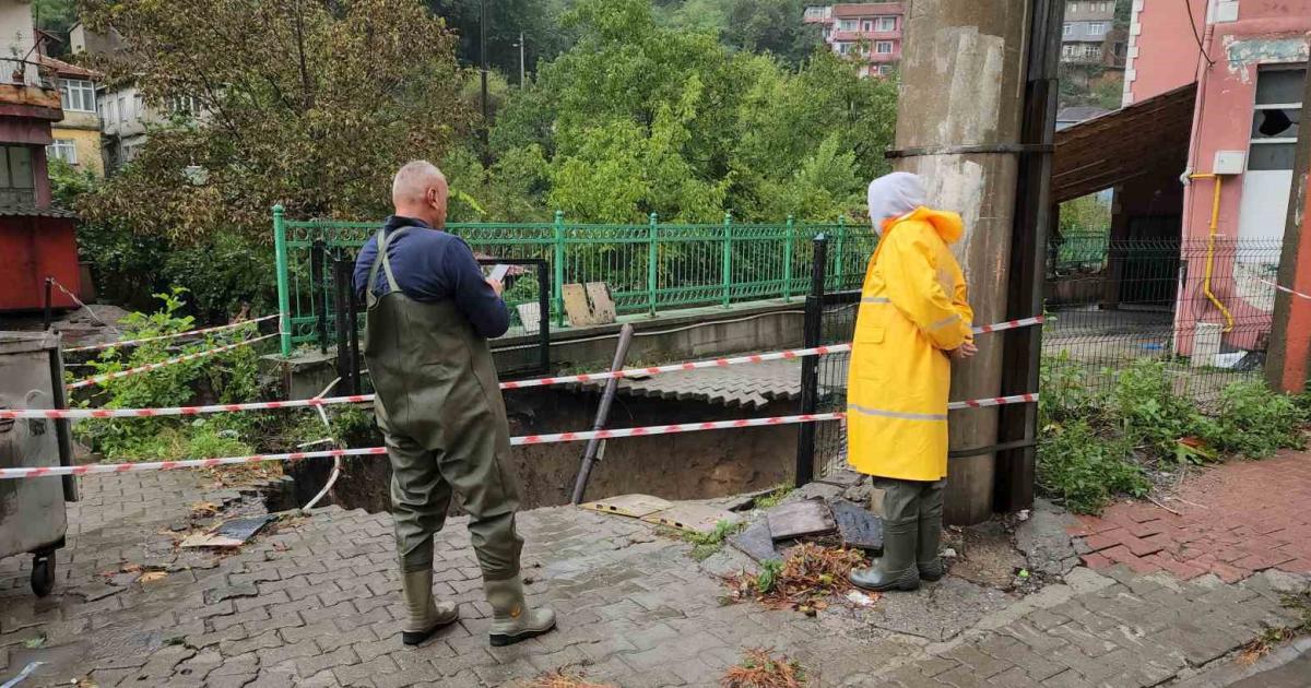 zonguldakta hasar tespiti ve temizlik calismalari yapiliyor 5Jp68I2n.jpg