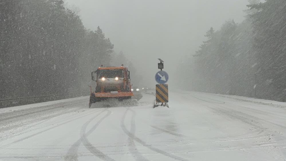 Bolu Dağı'nda beklenen kar başladı 2