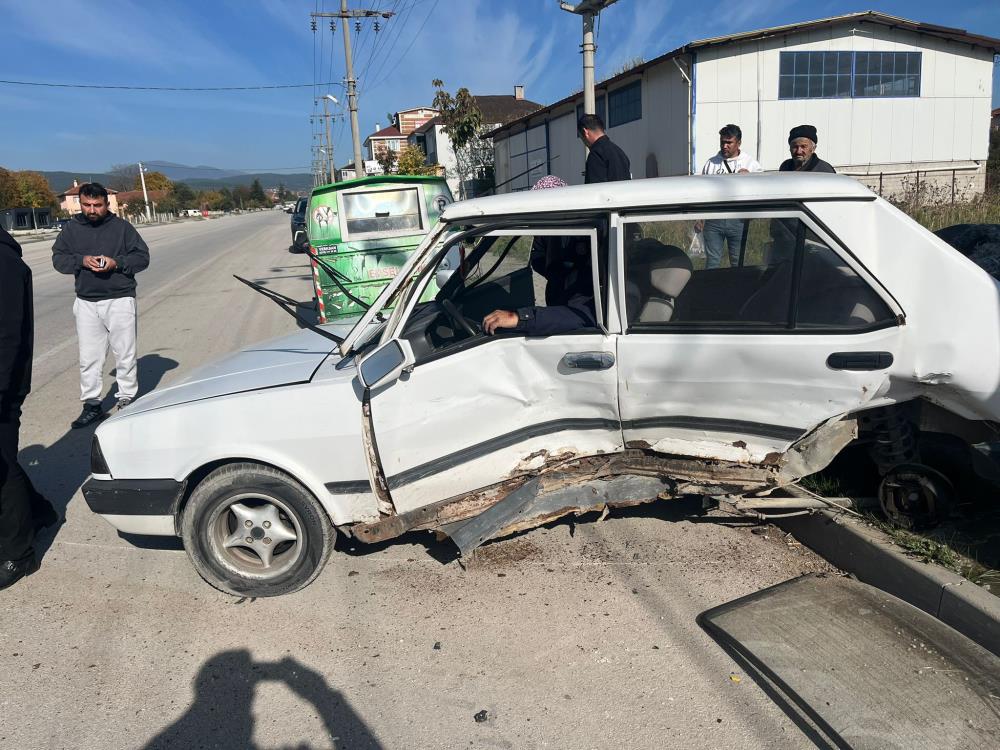 Bolu'da Hurdaya Dönen Araçta Faciadan Dönüldü!