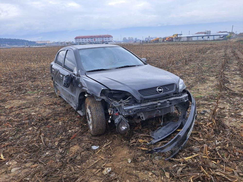 Bolu’da etkili olan yağışlı hava, Kuruçay Mahallesi’nde bir trafik kazasına sebep oldu.