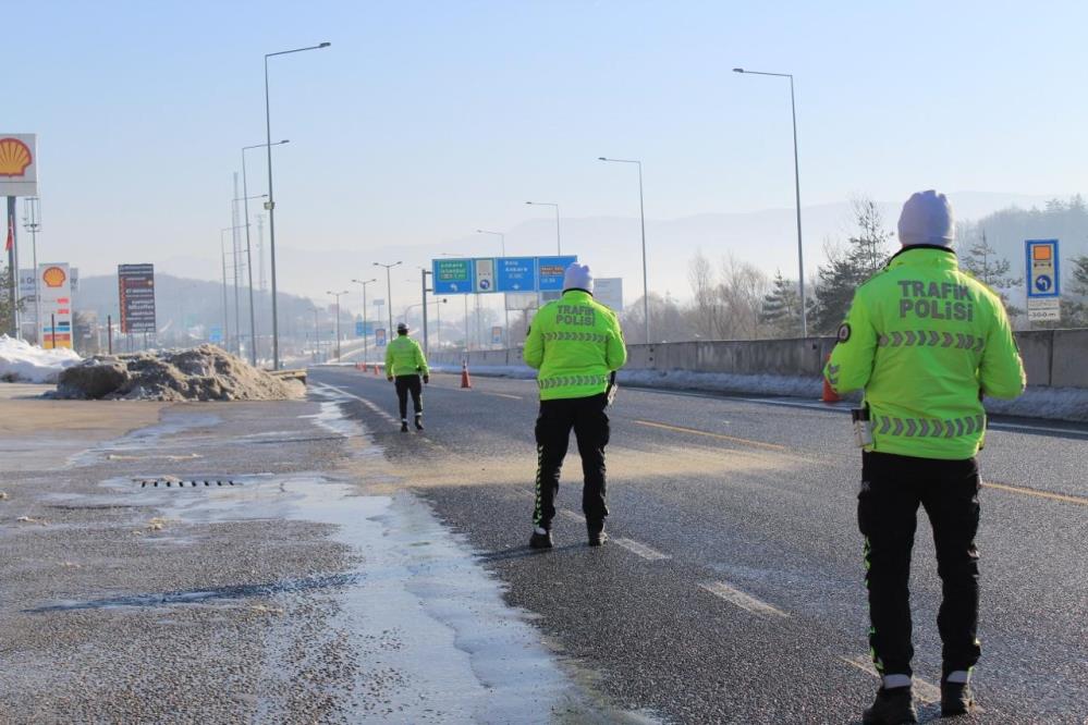 Bolu Dağı geçişinde kış lastiği denetimi