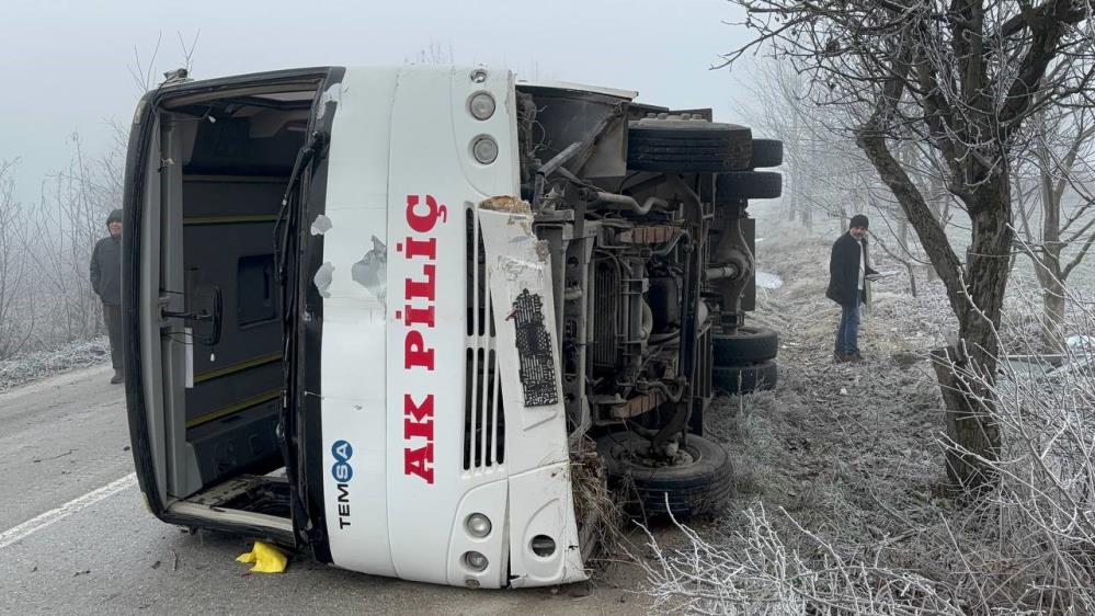 Bolu'da Akpiliç'in işçi servisi devrildi