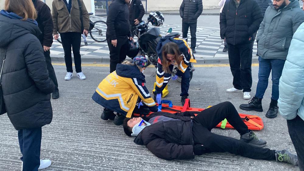 Bolu’da motosiklet otomobille çarpıştı