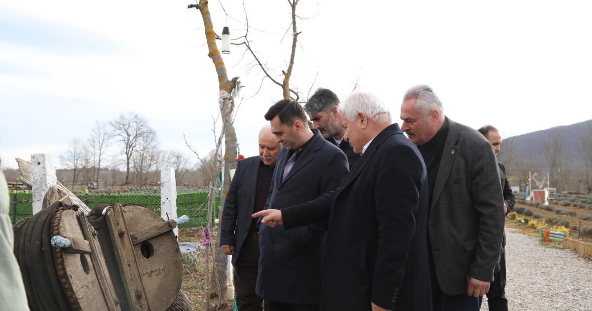 kaymakam ve belediye baskani lavanta bahcesini gezi iQZlLALv.jpg