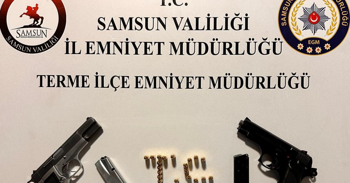 samsun termede ruhsatsiz silahla yakalandilar AiIRju19.jpg