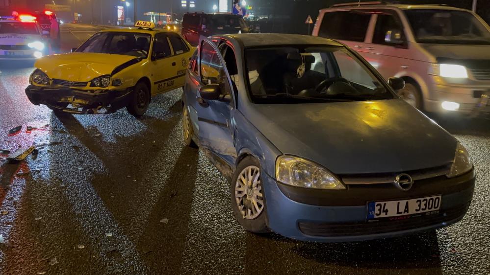 Bolu’da iki otomobil çarpıştı 2