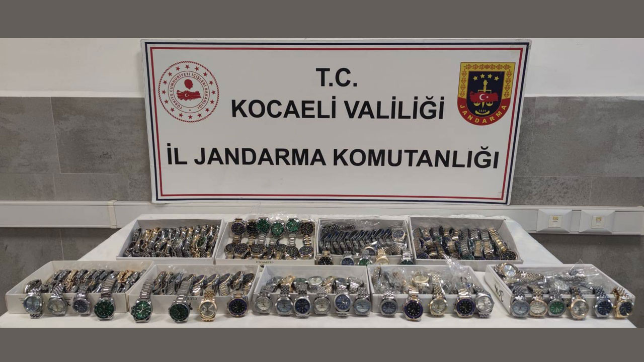 Kocaeli İzmit'te 195 Çakma Saat Ele Geçirildi