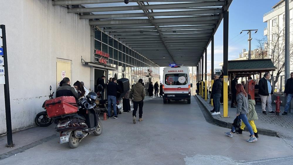 Lise öğrencisi sınıf arkadaşı tarafından okulda bıçaklandı