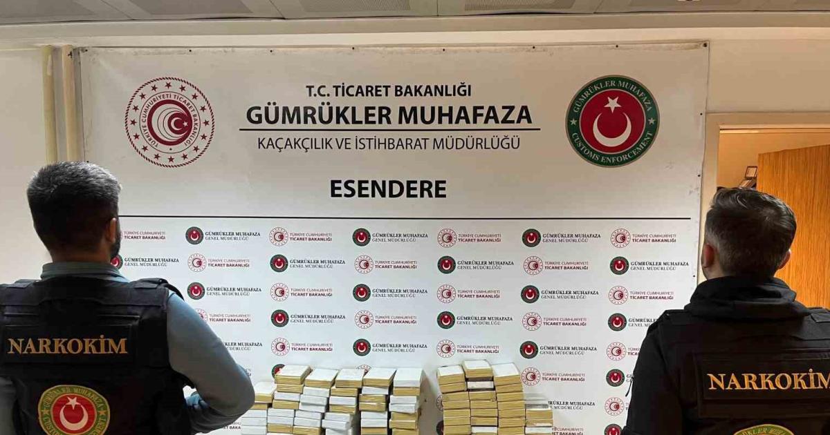 gumruk muhafaza ekipleri yuz milyonlarca liralik uyusturucu ele gecirdi WTRlkHt7.jpg