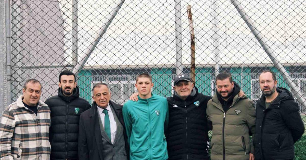 kocaelispor demetre gabisonia ile anlasti IeDMPzvS.jpg