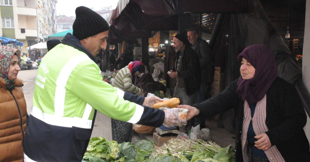 sinop boyabat pazarinda sicak corba ikram edildi 6nmAiI12.jpg