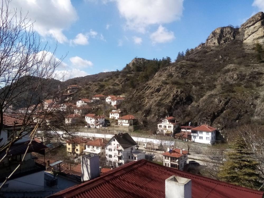 1 Bolu Göynük'te Kaya Düşme Tehlikesi