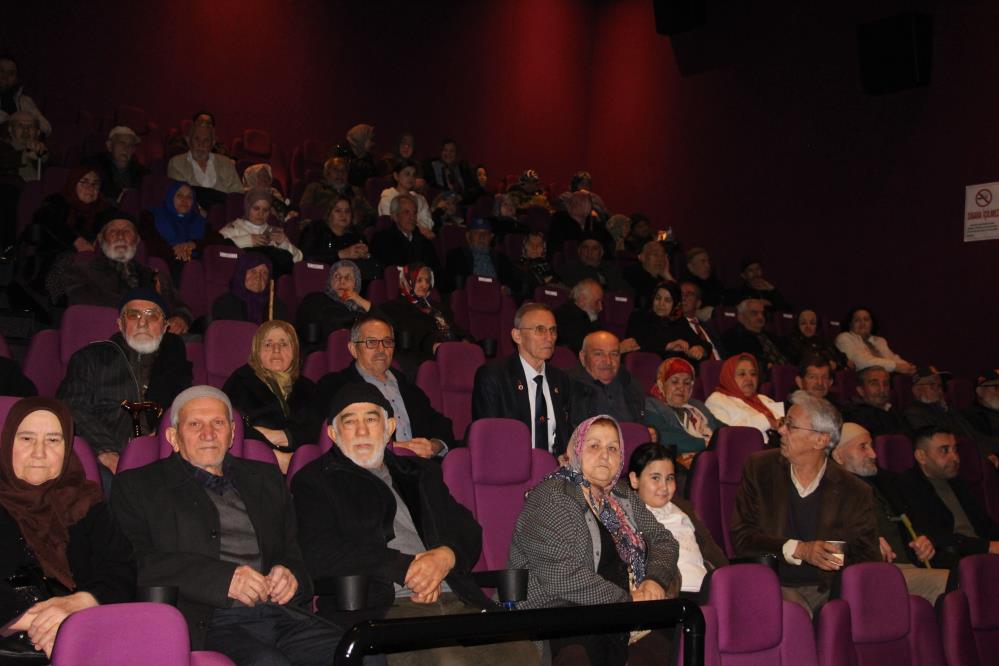 2 Yarım asırdır evli olan çiftler, sergi ve sinema etkinliğinde buluştu