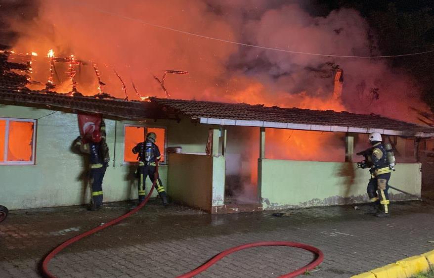 73 yaşındaki annesinin ilişkisi olduğunu düşünerek evi yakmıştı, istenen ceza belli oldu