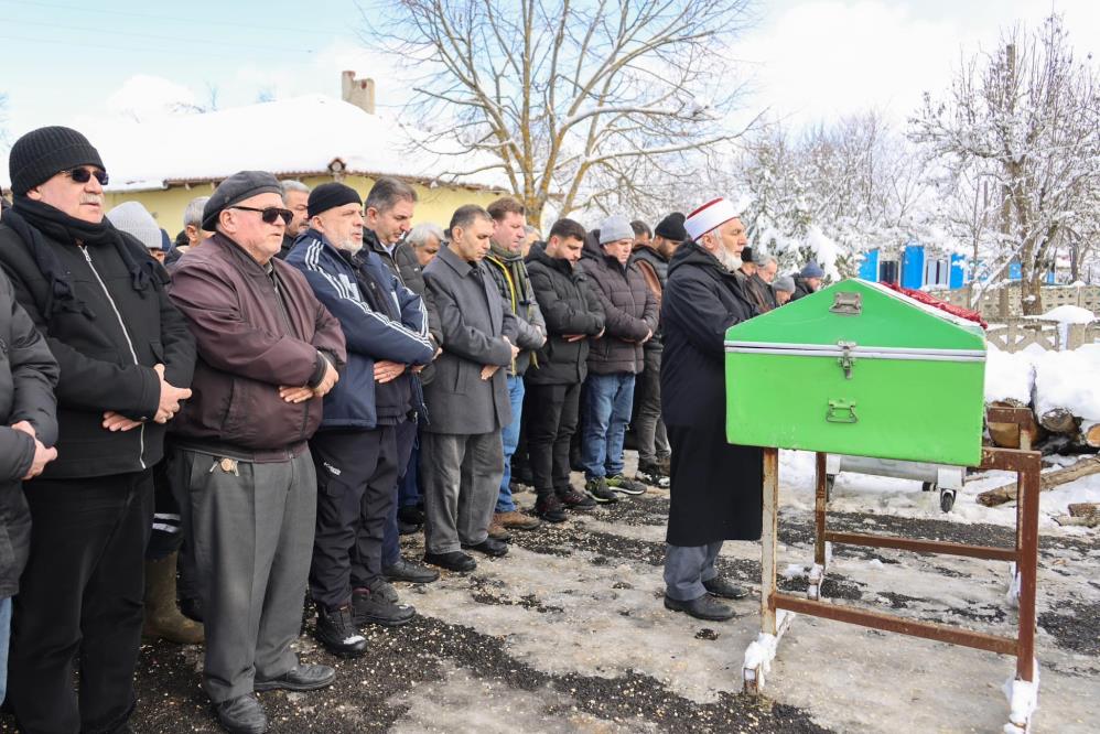 Sütlük Köyü Muhtarı Erol Aynur gözyaşları arasında toprağa verildi