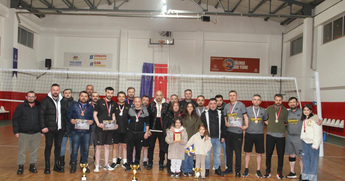 giresunda saruhan bolat anisina voleybol turnuvasi duzenlendi xnFQ21O6.jpg