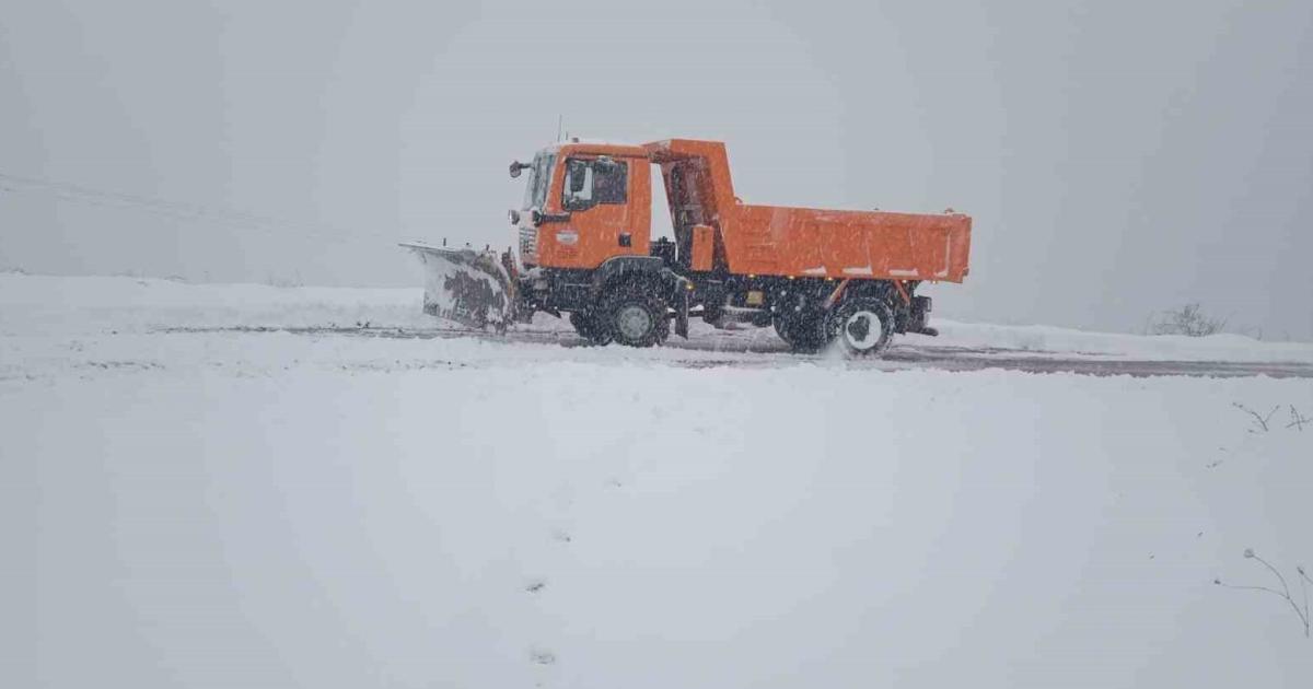 kastamonuda yuzlerce koyun yolu ulasima kapandi TkkWDZeF.jpg