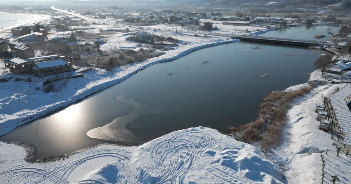 sakarya karasuda soguk hava etkisi gol ve kanal dondu cDK8epEw.jpg