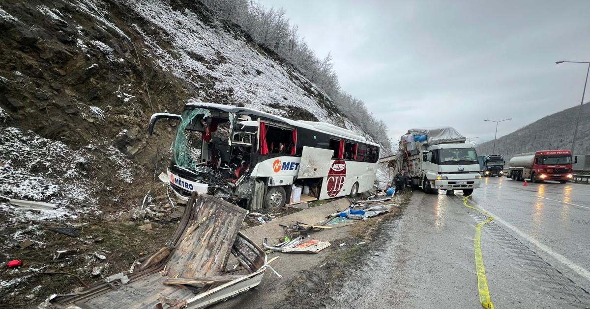 samsun ankara yolunda otobus kazasi 1 olu 16 yarali h1usHrt8.jpg