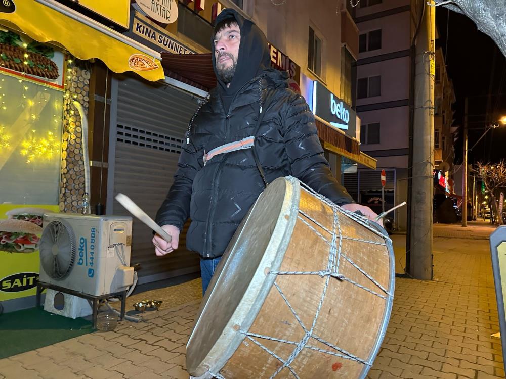 2 Bolu'da 20 yıllık davulcudan gençlere ek iş tavsiyesi