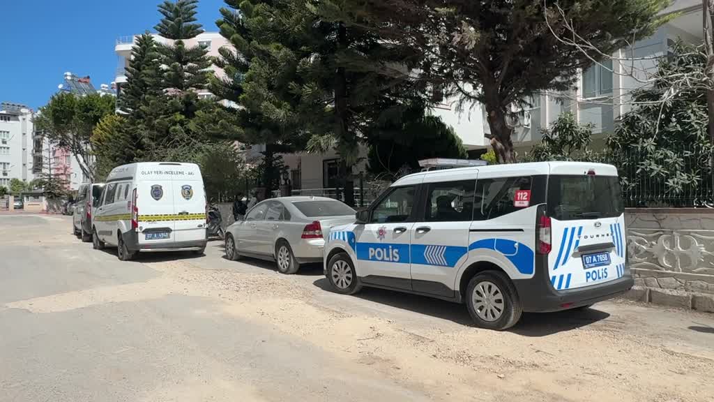 ANTALYA Bir genç tartıştığı babasını bıçaklayarak öldürdü