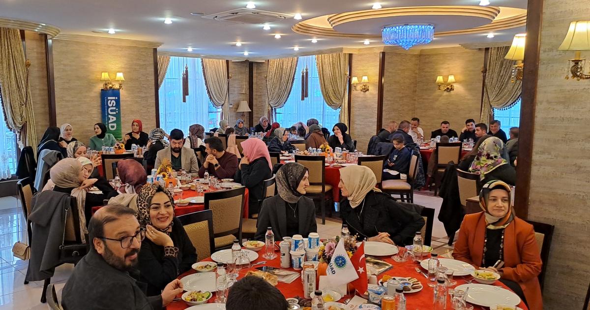 sakaryada gazze ve filistine destek iftari duzenlendi tvghgqUr.jpg